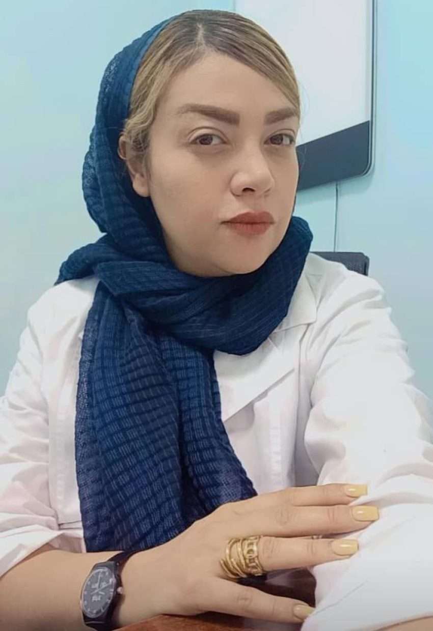 زهرا محمودی