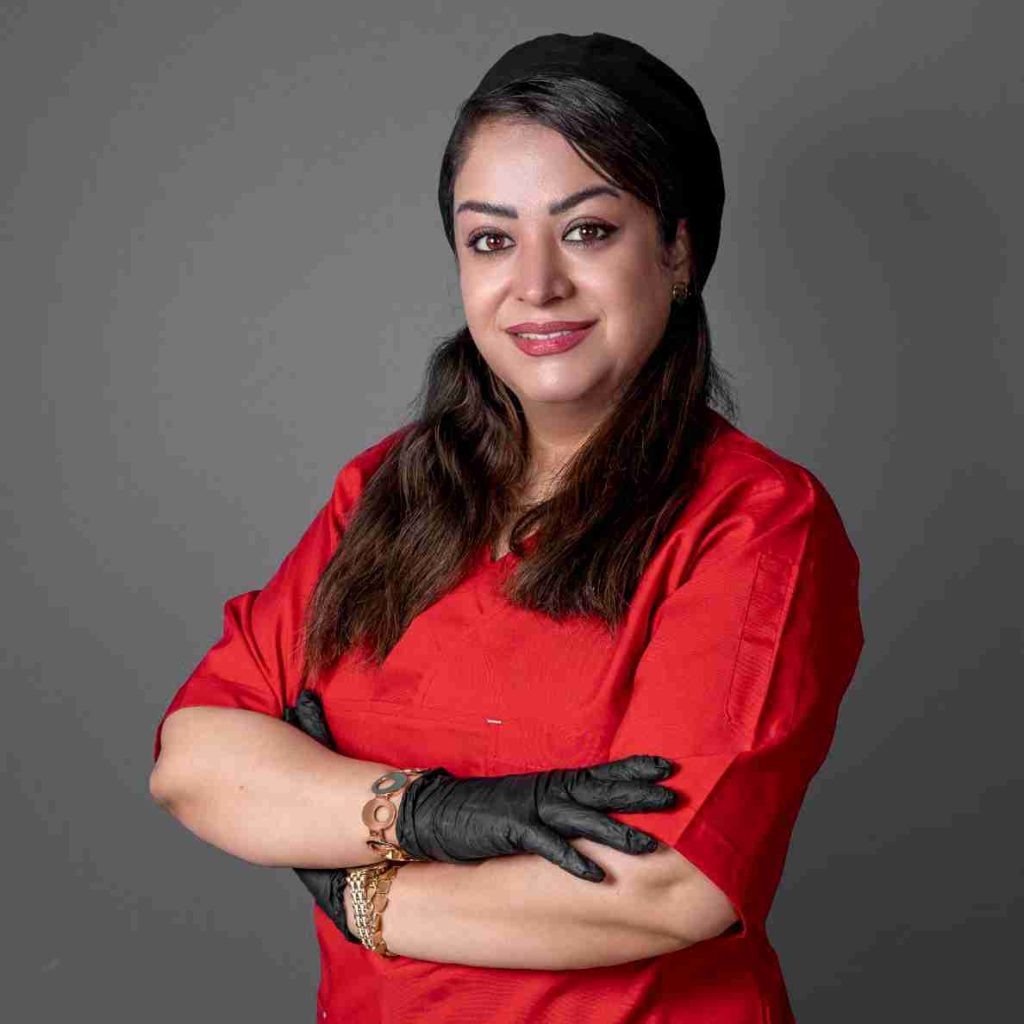 زینب السادات مستوری مؤسس گروه دندانپزشکی دکتر مستوری